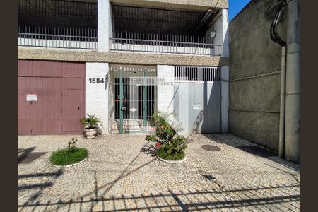 Apartamento à venda com 64m², 2 quartos e 1 vaga Apartamento à venda com 64m², 2 quartos e 1 vagaFachada e portaria