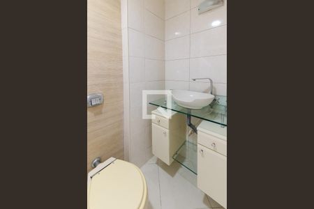 Apartamento à venda com 64m², 2 quartos e 1 vaga Apartamento à venda com 64m², 2 quartos e 1 vagaBanheiro Corredor