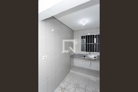 Cozinha de casa para alugar com 1 quarto, 27m² em Jardim Centenário, São Paulo