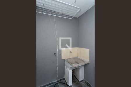Área de Serviço de casa para alugar com 1 quarto, 27m² em Jardim Centenário, São Paulo