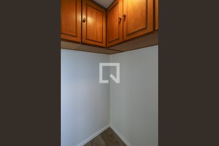 Apartamento à venda com 76m², 2 quartos e 1 vaga Apartamento à venda com 76m², 2 quartos e 1 vagaQuarto de Serviço