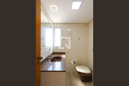 Apartamento à venda com 76m², 2 quartos e 1 vaga Apartamento à venda com 76m², 2 quartos e 1 vagaBanheiro