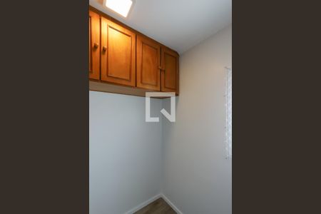 Apartamento à venda com 76m², 2 quartos e 1 vaga Apartamento à venda com 76m², 2 quartos e 1 vagaQuarto de Serviço