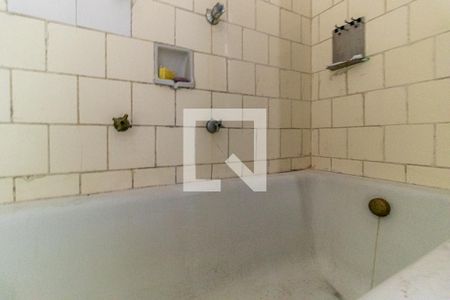 Apartamento à venda com 130m², 2 quartos e sem vagaBanheiro - Banheira