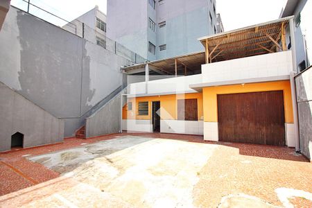 Casa para alugar com 350m², 2 quartos e 4 vagasQuintal