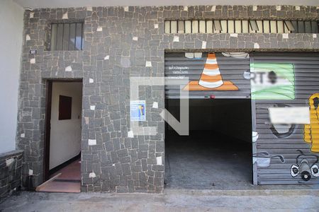 Casa para alugar com 350m², 2 quartos e 4 vagasFachada 