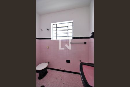 Casa para alugar com 350m², 2 quartos e 4 vagasBanheiro Social