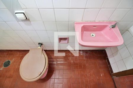 Casa para alugar com 350m², 2 quartos e 4 vagasBanheiro de serviço