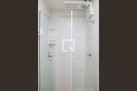 Banheiro de kitnet/studio para alugar com 1 quarto, 26m² em Centro, São Paulo