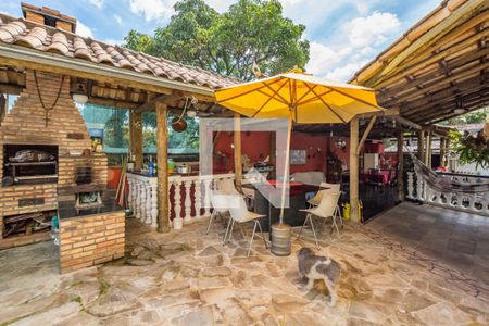 Casa à venda com 463m², 5 quartos e 5 vagas Casa à venda com 463m², 5 quartos e 5 vagasChurrasqueira