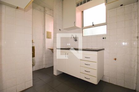 Cozinha de apartamento à venda com 2 quartos, 55m² em Sagrada Família, Belo Horizonte