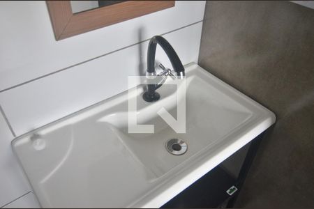 Banheiro de kitnet/studio para alugar com 1 quarto, 30m² em Marechal Rondon, Canoas