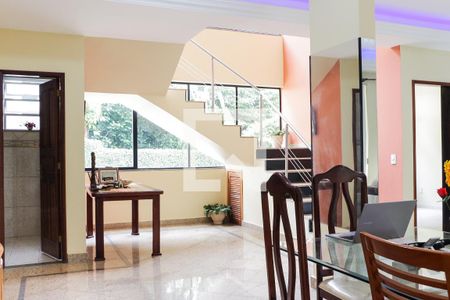 Sala de casa à venda com 4 quartos, 500m² em Itanhangá, Rio de Janeiro