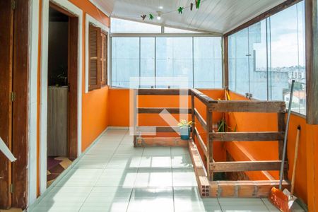 Casa à venda com 90m², 4 quartos e 1 vaga Casa à venda com 90m², 4 quartos e 1 vagaVaranda