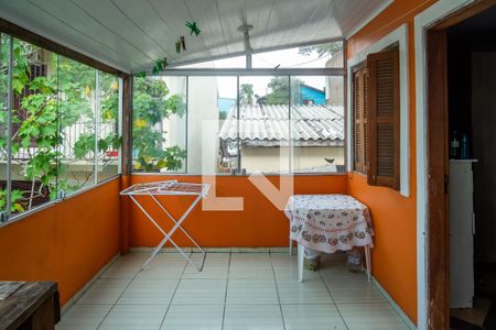 Casa à venda com 90m², 4 quartos e 1 vaga Casa à venda com 90m², 4 quartos e 1 vagaVaranda
