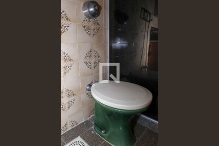 Apartamento à venda com 83m², 2 quartos e 1 vaga Apartamento à venda com 83m², 2 quartos e 1 vagaBanheiro