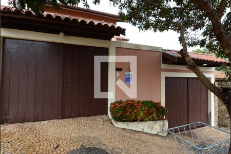 Casa à venda com 214m², 3 quartos e 2 vagasFachada