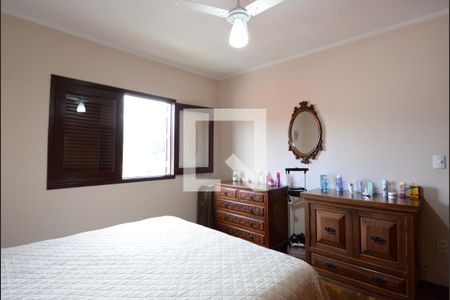 Casa à venda com 214m², 3 quartos e 2 vagasQuarto 1