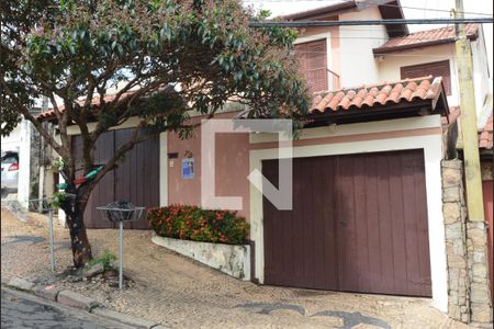Casa à venda com 214m², 3 quartos e 2 vagasPLACA INSTALADA NA FACHADA
