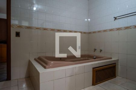 Casa à venda com 464m², 5 quartos e 2 vagasBanheiro da Suíte