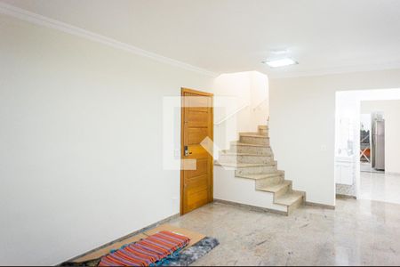 Sala de casa à venda com 3 quartos, 170m² em Cidade Mãe do Céu, São Paulo