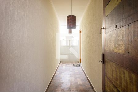 Casa à venda com 170m², 3 quartos e 2 vagasCorredor 