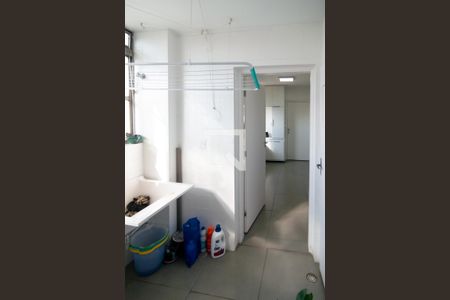 Apartamento à venda com 145m², 3 quartos e 2 vagas Apartamento à venda com 145m², 3 quartos e 2 vagasÁrea de Serviço