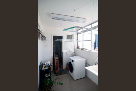 Apartamento à venda com 145m², 3 quartos e 2 vagas Apartamento à venda com 145m², 3 quartos e 2 vagasÁrea de Serviço