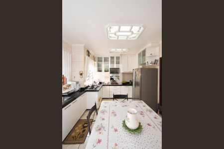 Casa à venda com 440m², 7 quartos e 6 vagasCozinha 