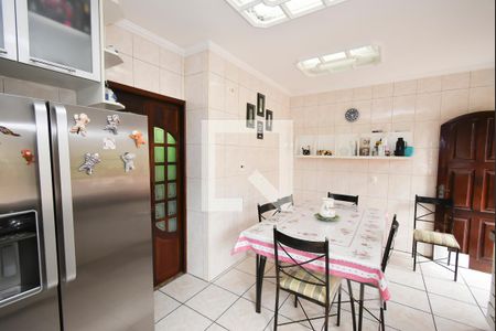 Casa à venda com 440m², 7 quartos e 6 vagasCozinha 