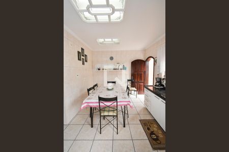 Casa à venda com 440m², 7 quartos e 6 vagasCozinha 