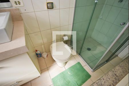 Casa à venda com 440m², 7 quartos e 6 vagasBanheiro da Suíte 2