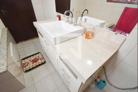 Casa à venda com 440m², 7 quartos e 6 vagasBanheiro da Suíte 1