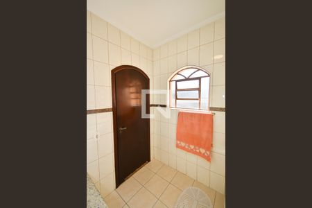 Casa à venda com 440m², 7 quartos e 6 vagasBanheiro da Suíte 2