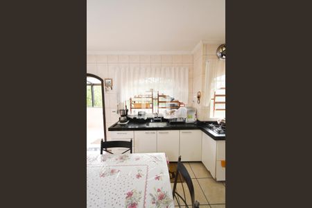 Casa à venda com 440m², 7 quartos e 6 vagasCozinha 