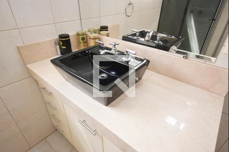 Casa à venda com 440m², 7 quartos e 6 vagasBanheiro 1