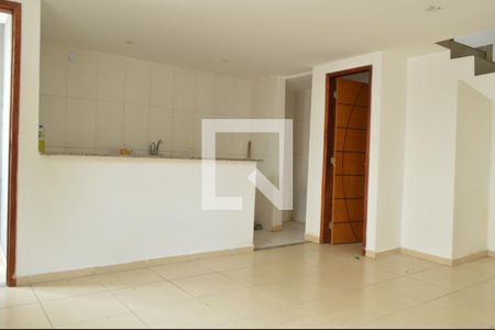 Sala de casa de condomínio à venda com 2 quartos, 75m² em Taquara, Rio de Janeiro