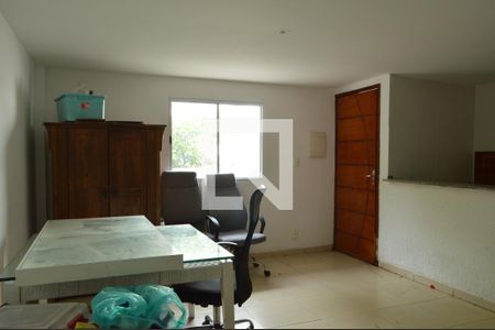Sala  de casa de condomínio à venda com 2 quartos, 75m² em Taquara, Rio de Janeiro