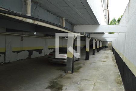 Garagem  de casa de condomínio à venda com 2 quartos, 75m² em Taquara, Rio de Janeiro