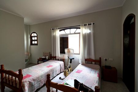 Casa à venda com 258m², 4 quartos e 5 vagasSuíte 2