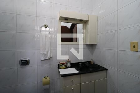 Casa à venda com 258m², 4 quartos e 5 vagasBanheiro da Suíte 2