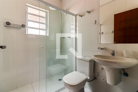 Casa à venda com 170m², 3 quartos e 8 vagasBanheiro da Suíte 2