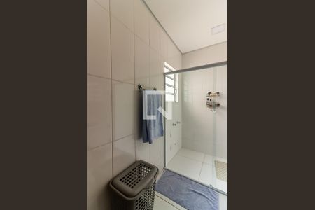 Casa à venda com 170m², 3 quartos e 8 vagasBanheiro da Suíte 1