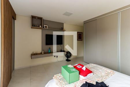 Casa à venda com 170m², 3 quartos e 8 vagasSuíte 1