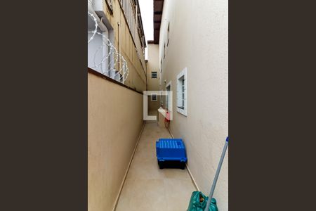 Casa à venda com 170m², 3 quartos e 8 vagasCorredor
