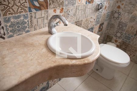 Casa à venda com 273m², 3 quartos e 7 vagasBanheiro 4