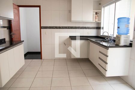 Casa à venda com 273m², 3 quartos e 7 vagasCozinha