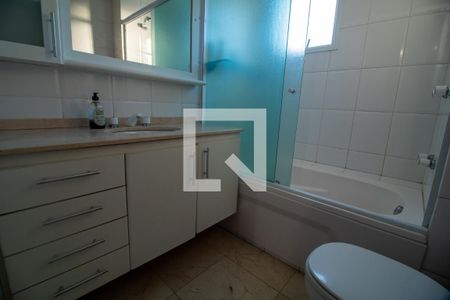 Apartamento para alugar com 118m², 3 quartos e 3 vagasBanheiro Suite 2