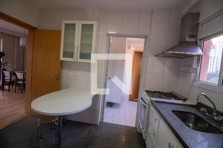 Apartamento para alugar com 118m², 3 quartos e 3 vagasCozinha