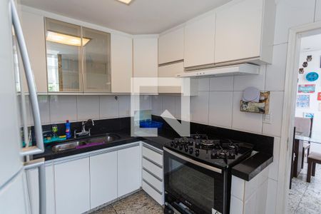 Apartamento à venda com 116m², 4 quartos e 2 vagas Apartamento à venda com 116m², 4 quartos e 2 vagasCozinha